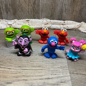 Lot of 7 Sesame Street Workshop Figures - Plastic/PVC - Cake Toppers
